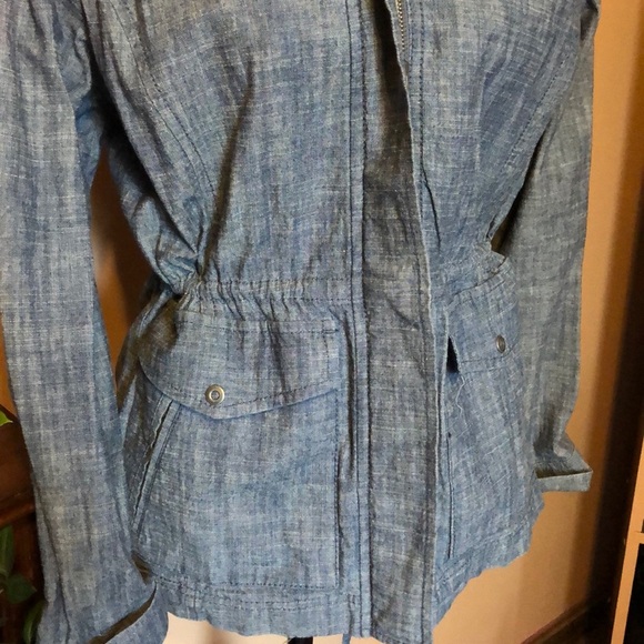 Croft and barrow blue denim cinch waist light zip up jacket with collar - Picture 3 of 7